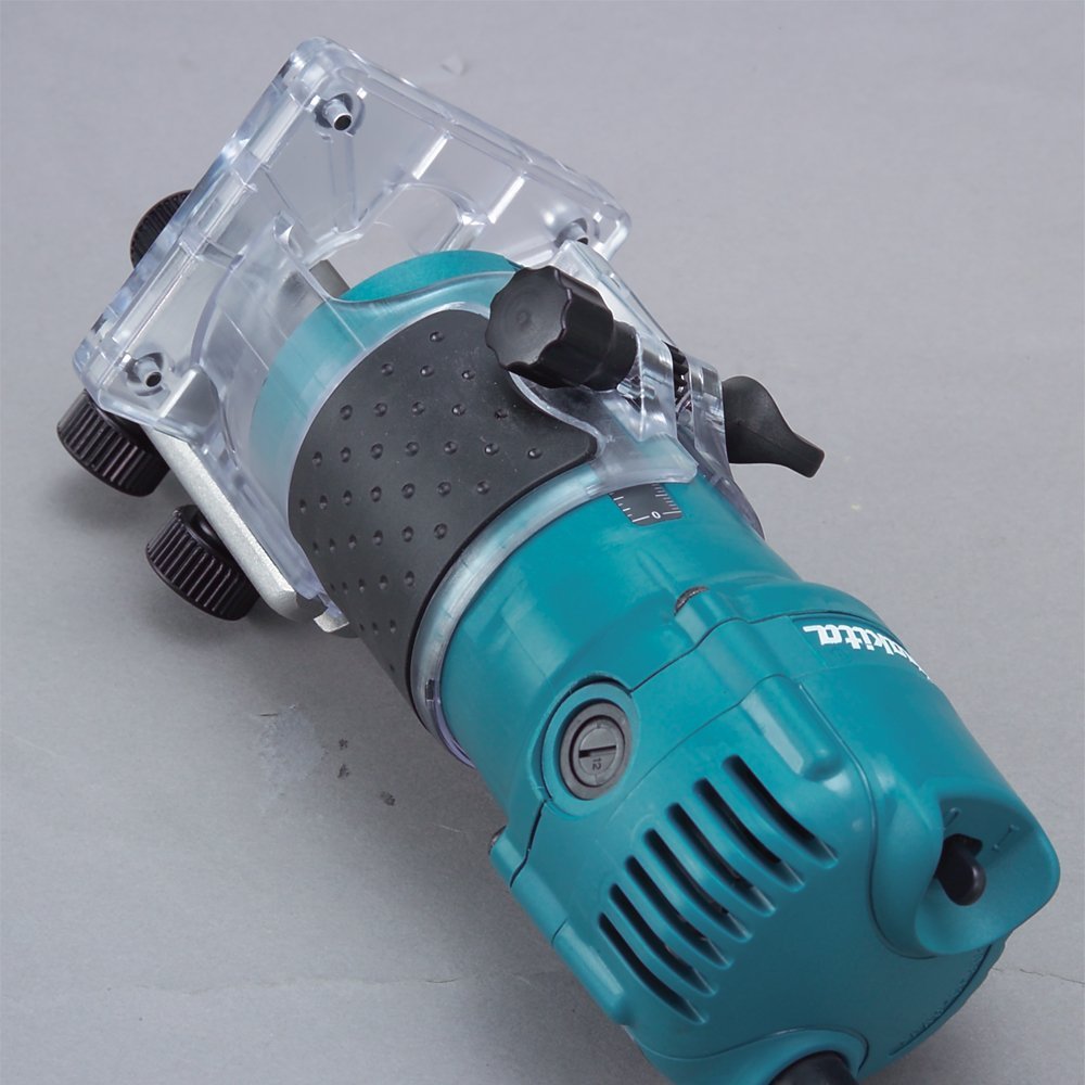 Affleureuse Makita 3709