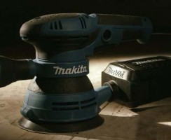 Notre fiche-conseil complète pour la ponceuse excentrique Makita BO5041J